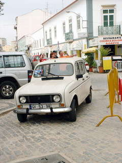 car-01-renault-four.jpg