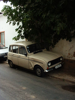 car-06-renault-four.jpg